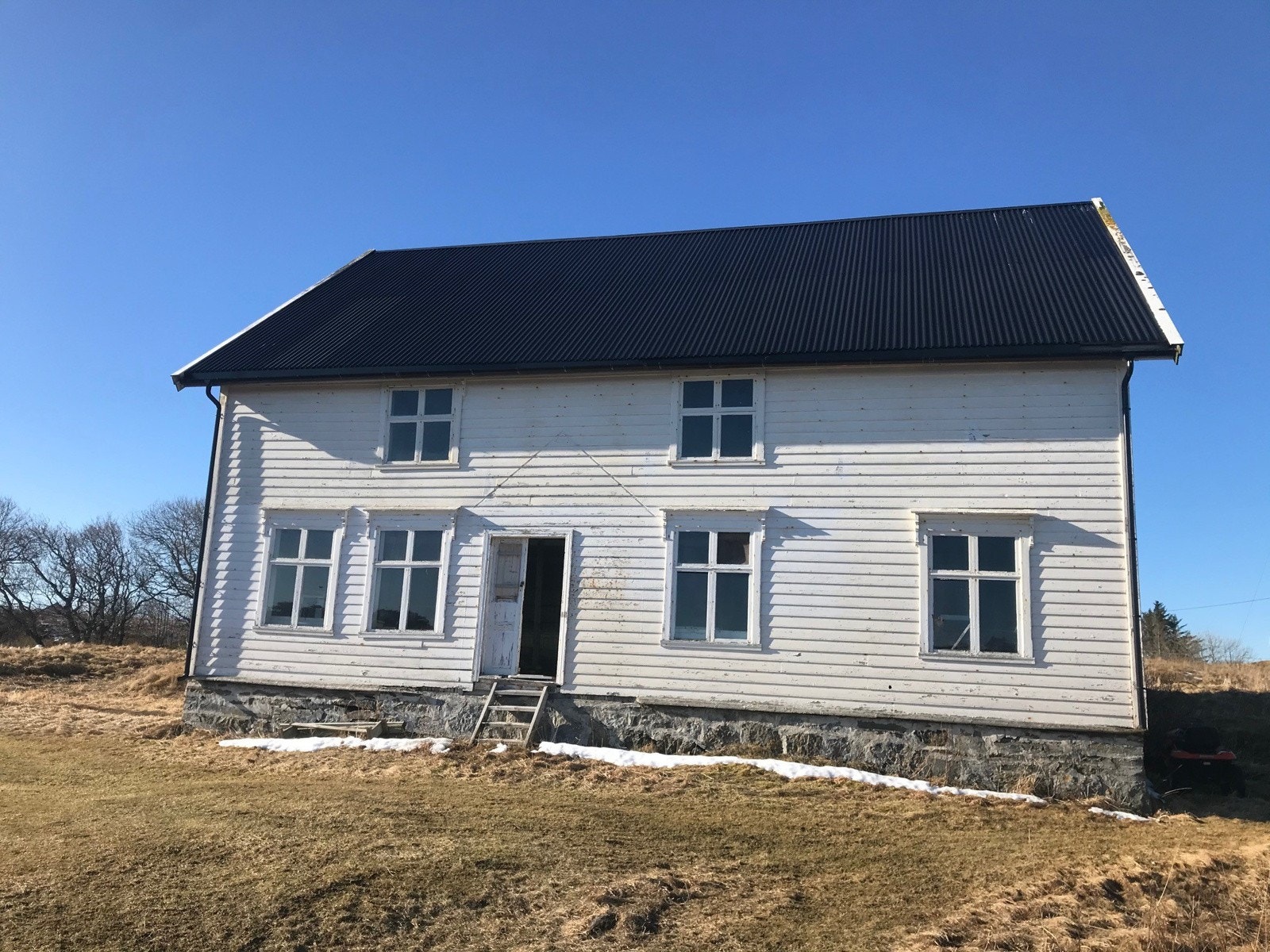 Vi selger den gamle ærverdige butikken. Galleribilde