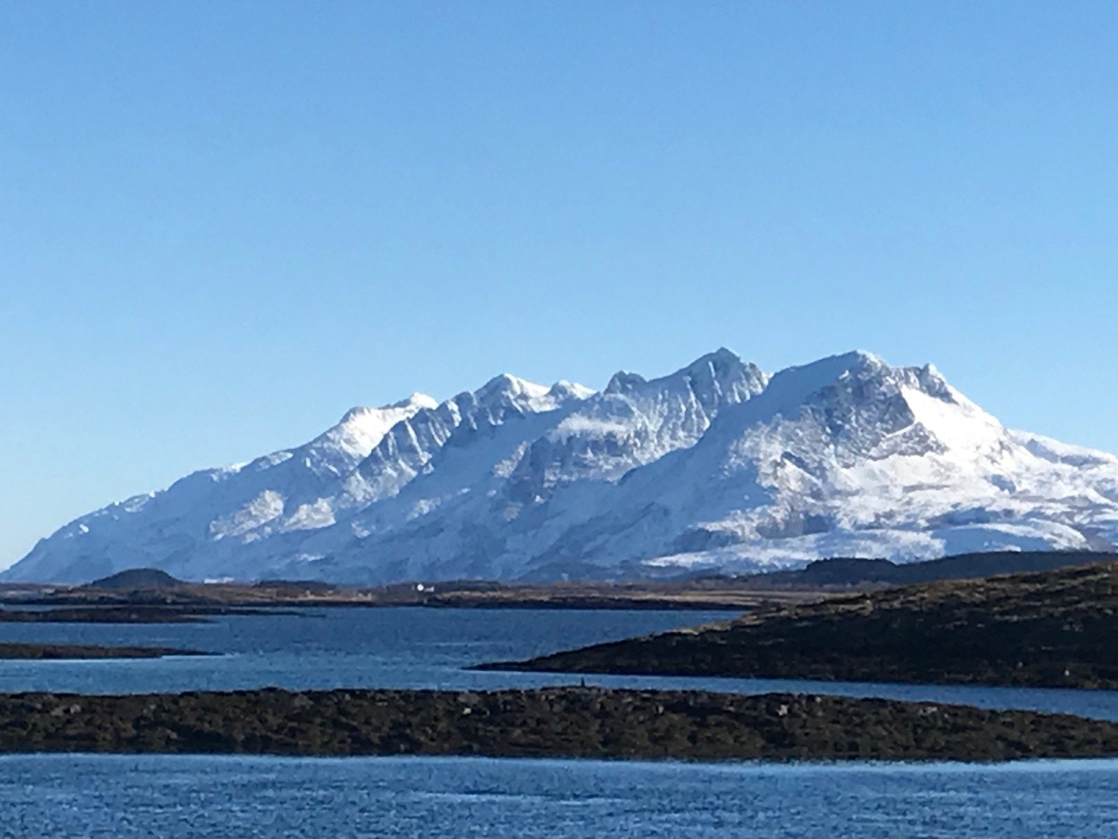 Utsikten mot øst befinner syv søstre seg. Galleribilde