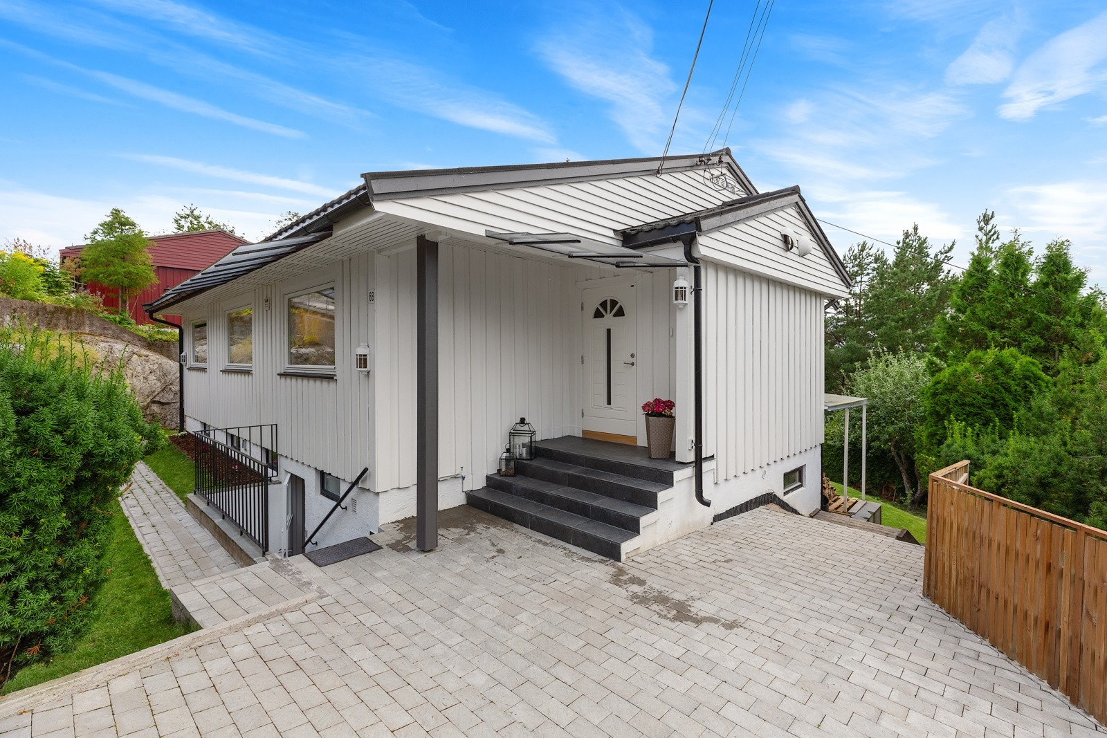 Haugerudhagan 68 er en meget flott og moderne enebolig. Galleribilde