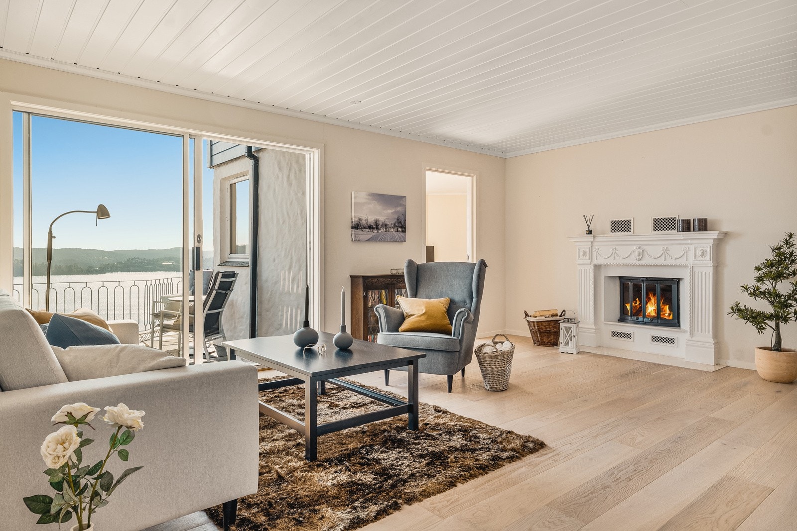 Peis i begge etasjer. Galleribilde