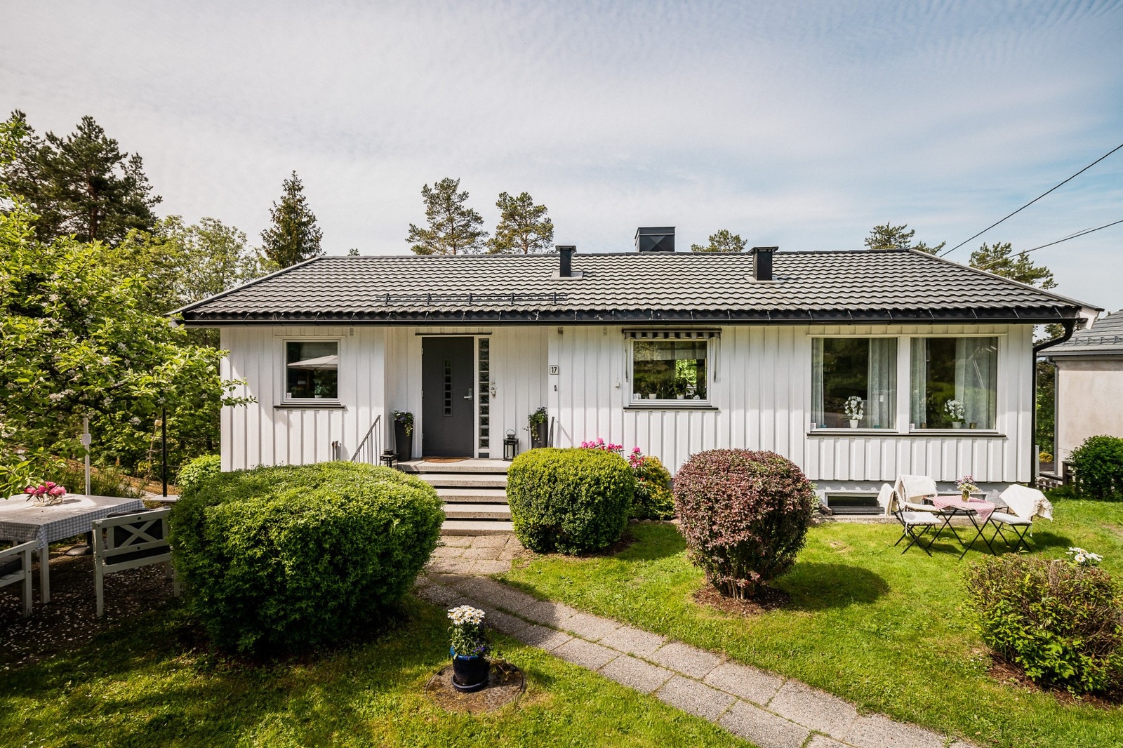 Enebolig o/2 etasjer med praktisk planløsning. Galleribilde