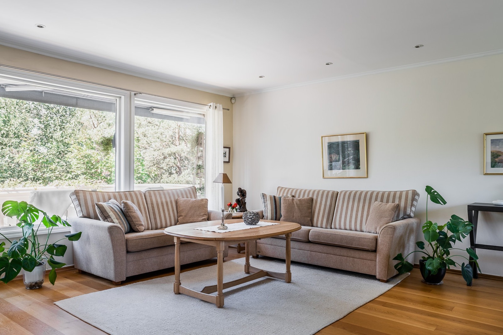 Frodig og grønt utsyn. Galleribilde