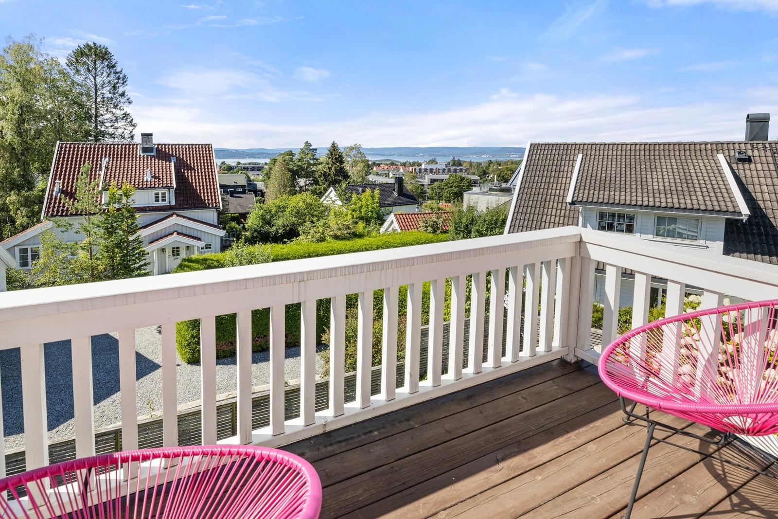 Balkong i 2. etasje med fjordutsikt Galleribilde