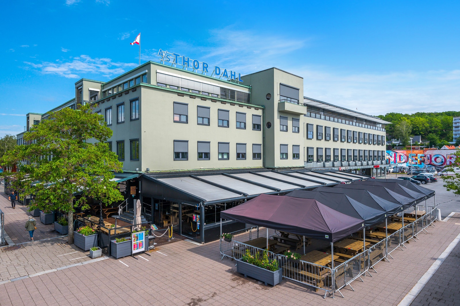 Kontorfellesskapet ligger i 3. etasje med flott utsikt mot sjøen Galleribilde