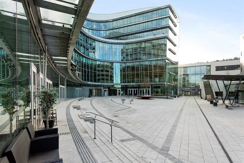 Metro senter med Kulturhus, Bibliotek, Konsert, Kino, Teater, Forestillinger i umiddelbar nærhet Galleribilde