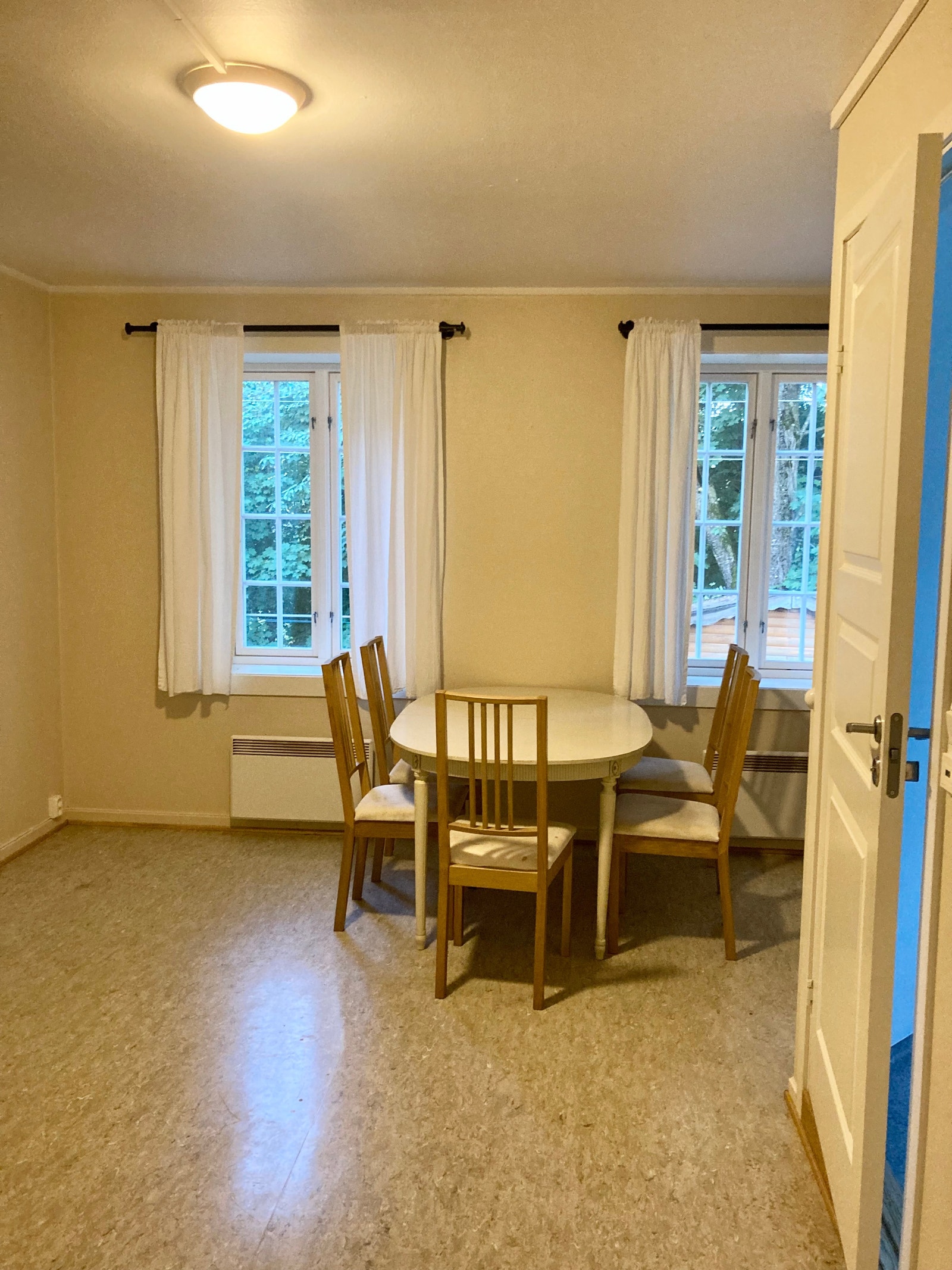 Hovedstue, nå blåmalt Galleribilde