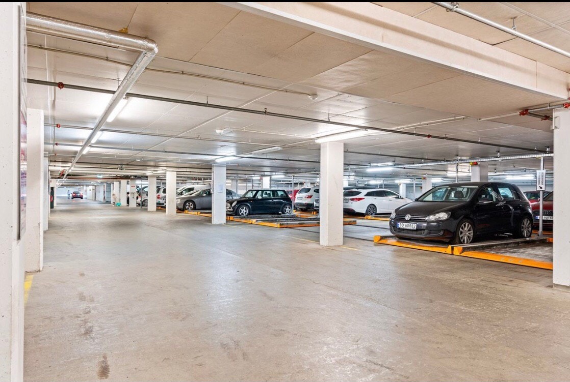 Det medfølger garasjeplass i felles kjeller og tilhørende bod på 6 kvm. Galleribilde