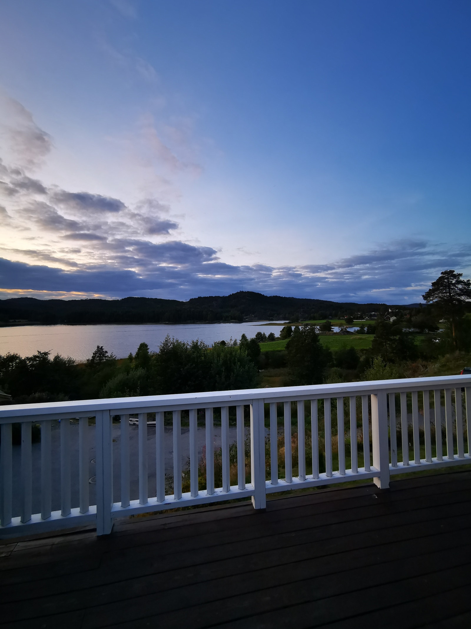 Utsikt fra terrassen. Galleribilde