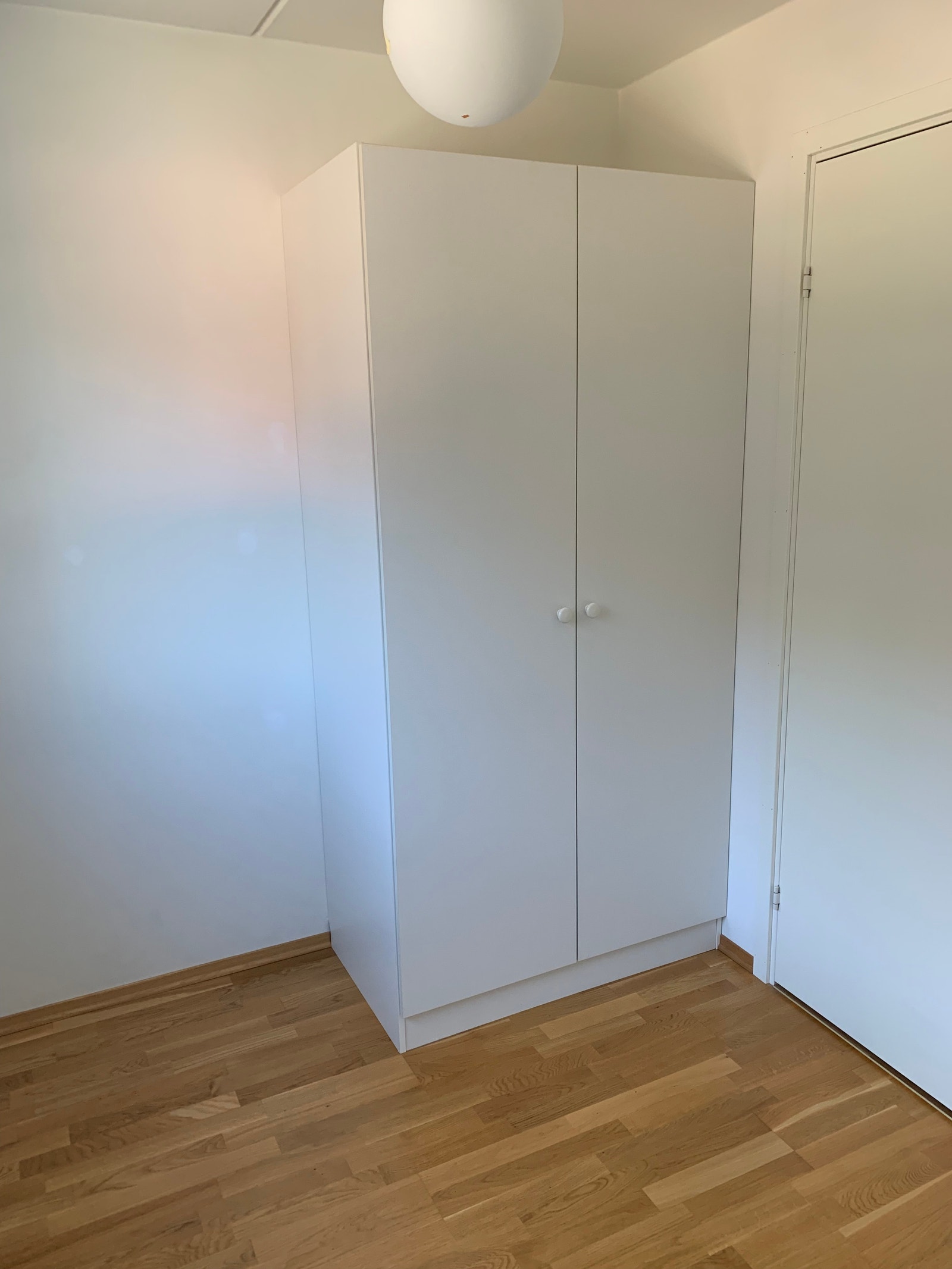 Soverom n.2 med garderobe Galleribilde