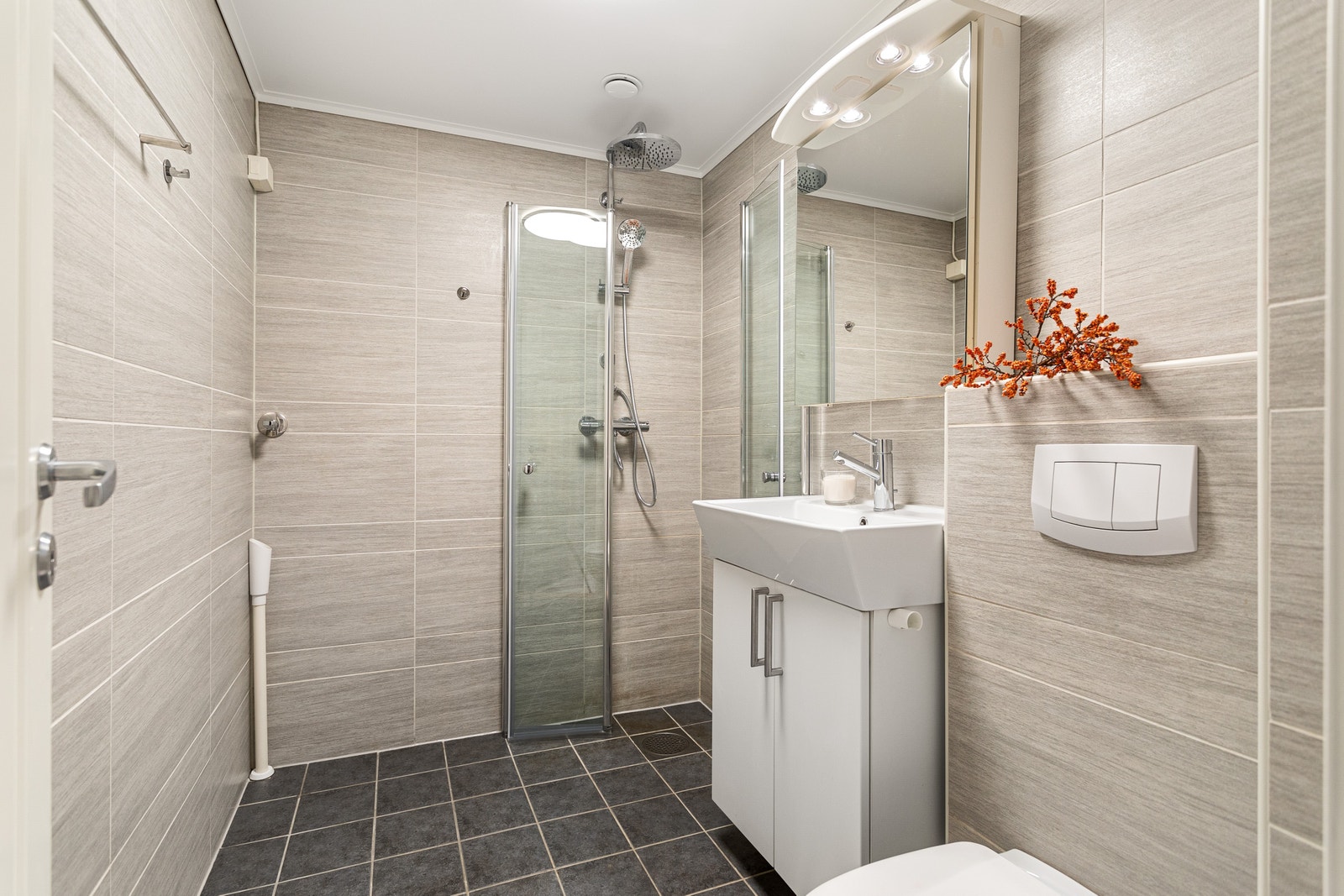 Romslig og delikat bad Galleribilde