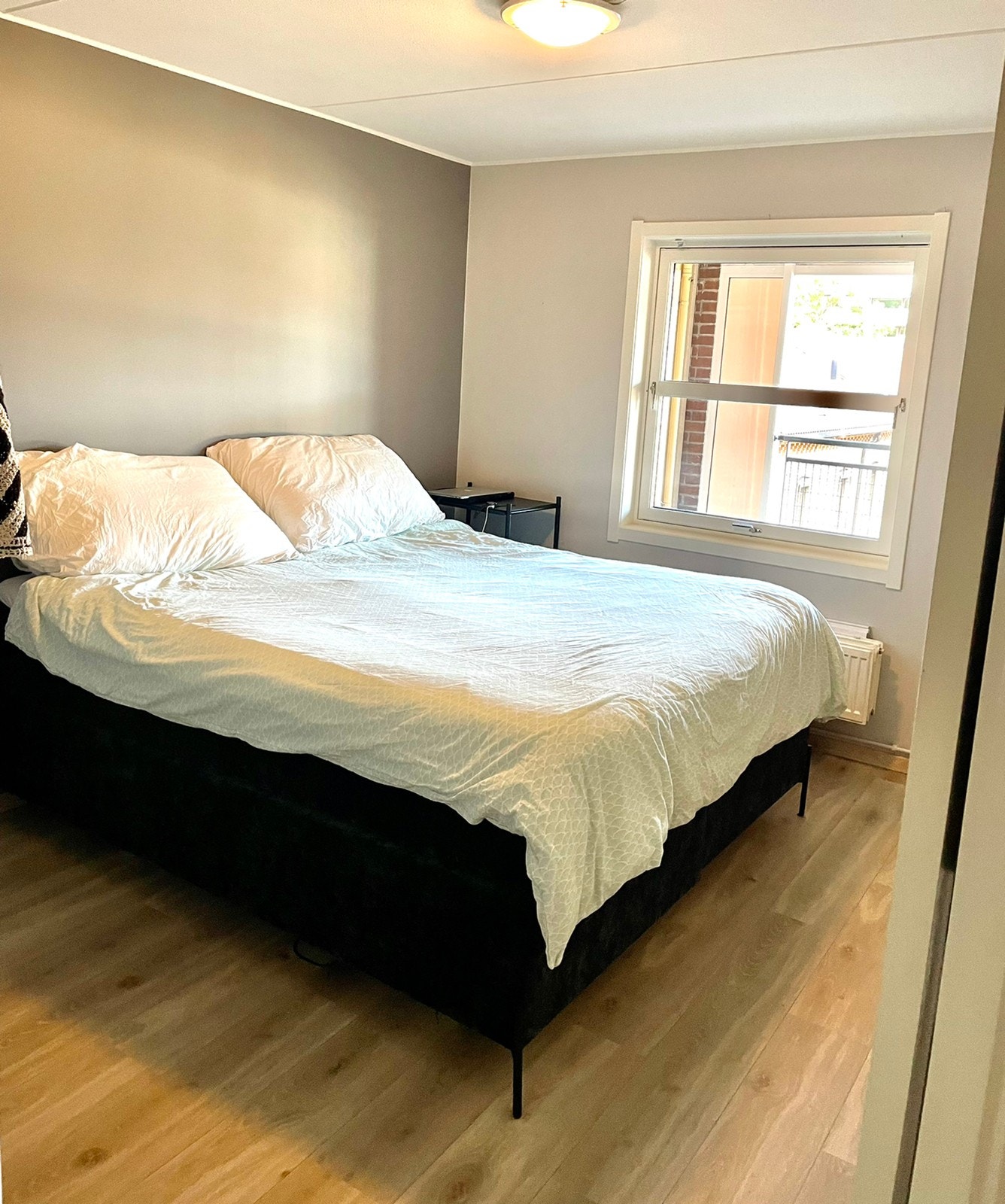 Romslig soverom Galleribilde