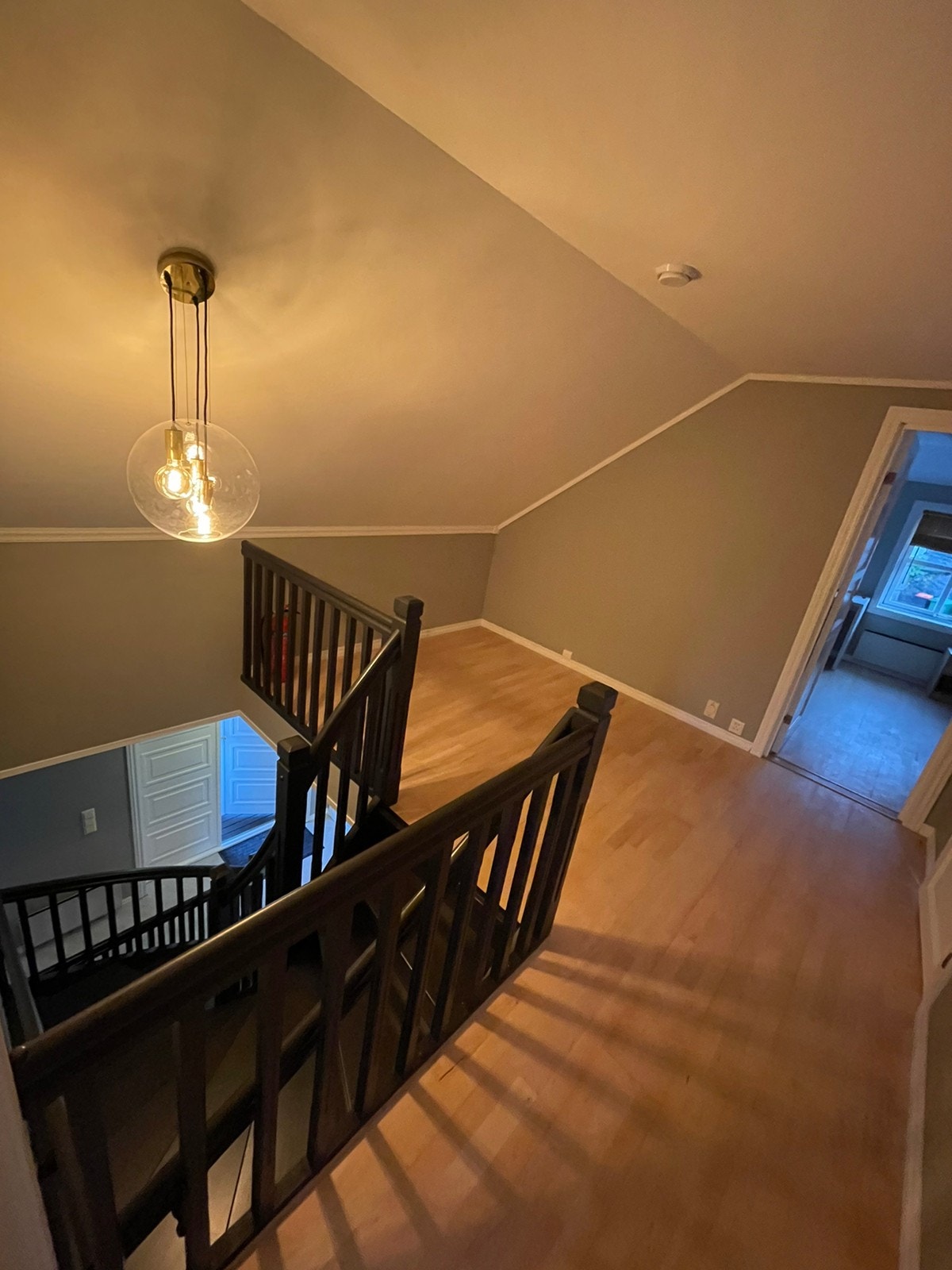 Gang overetasje / upstairs hallway Galleribilde