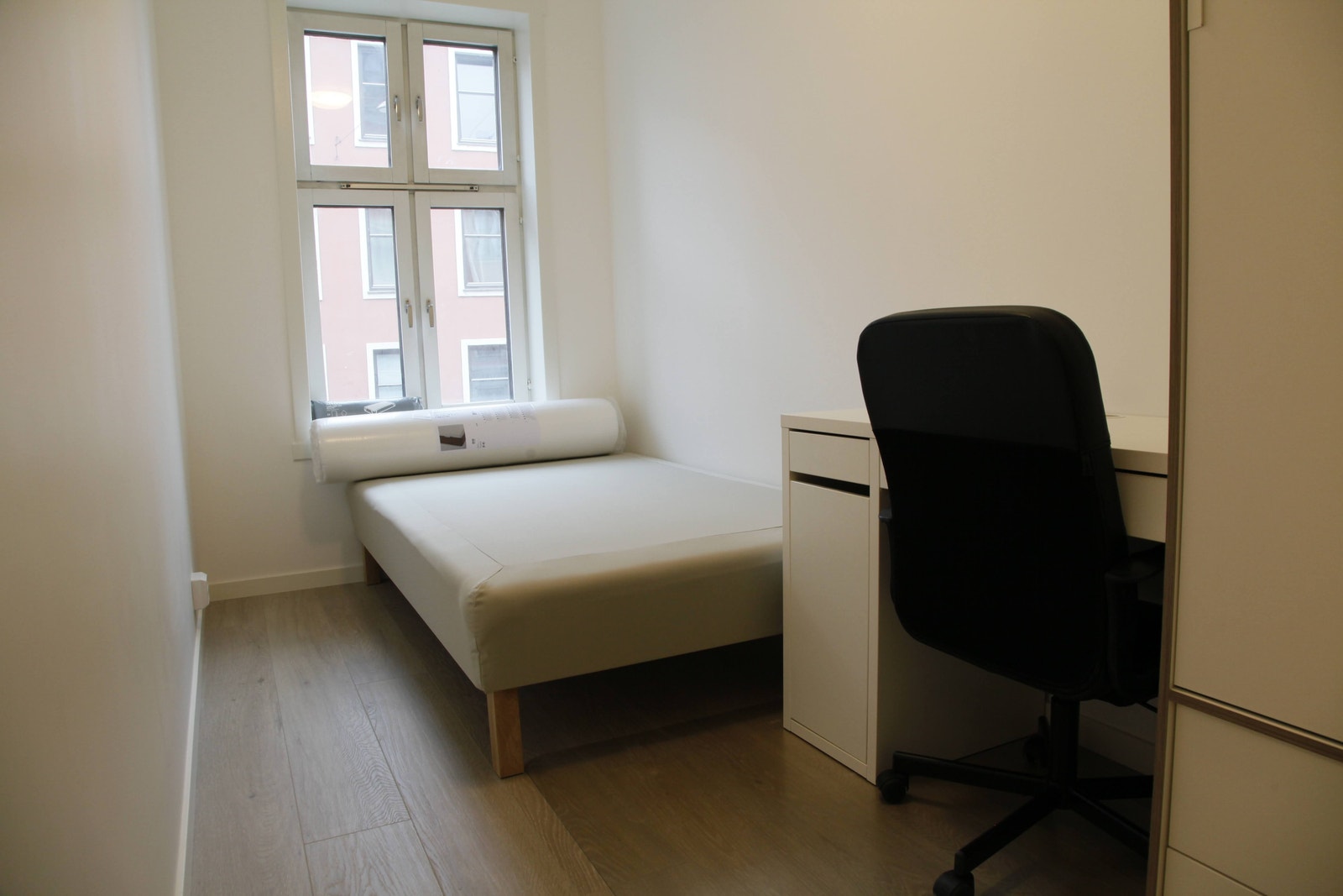 Rom 1 - Ledig Galleribilde