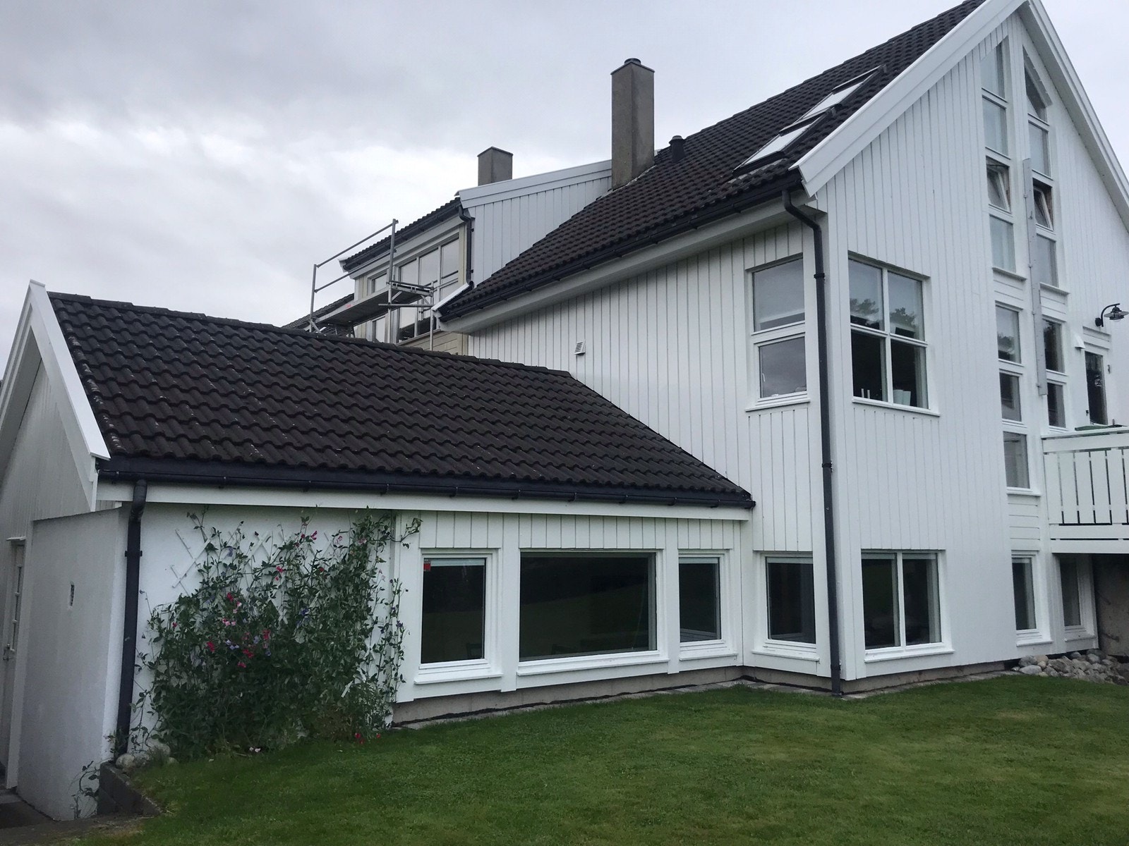 Leiligheten ligger i sokkelleiligheten i enebolig Galleribilde