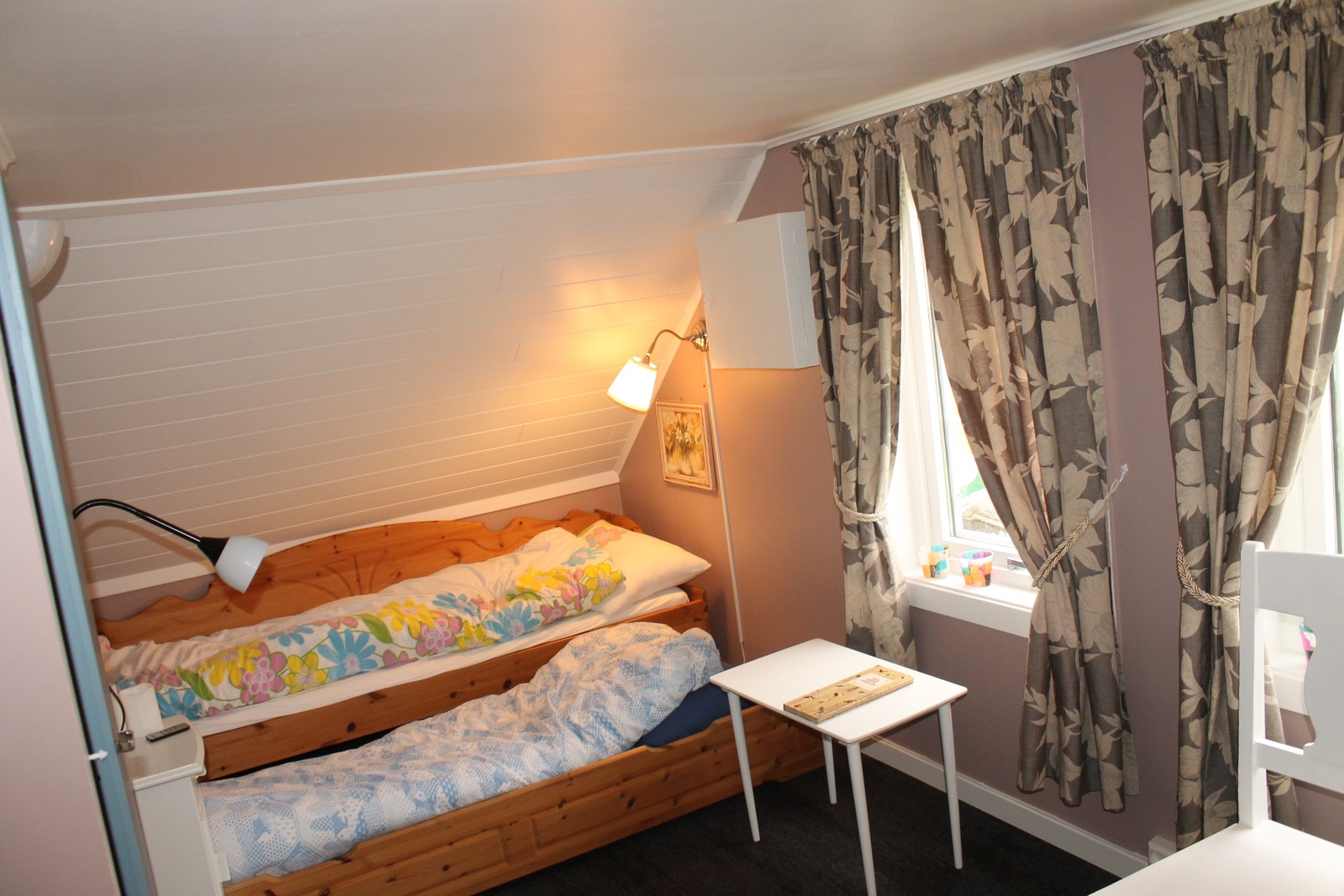 Soverom 2 med to senger+ to gjestesenger Galleribilde