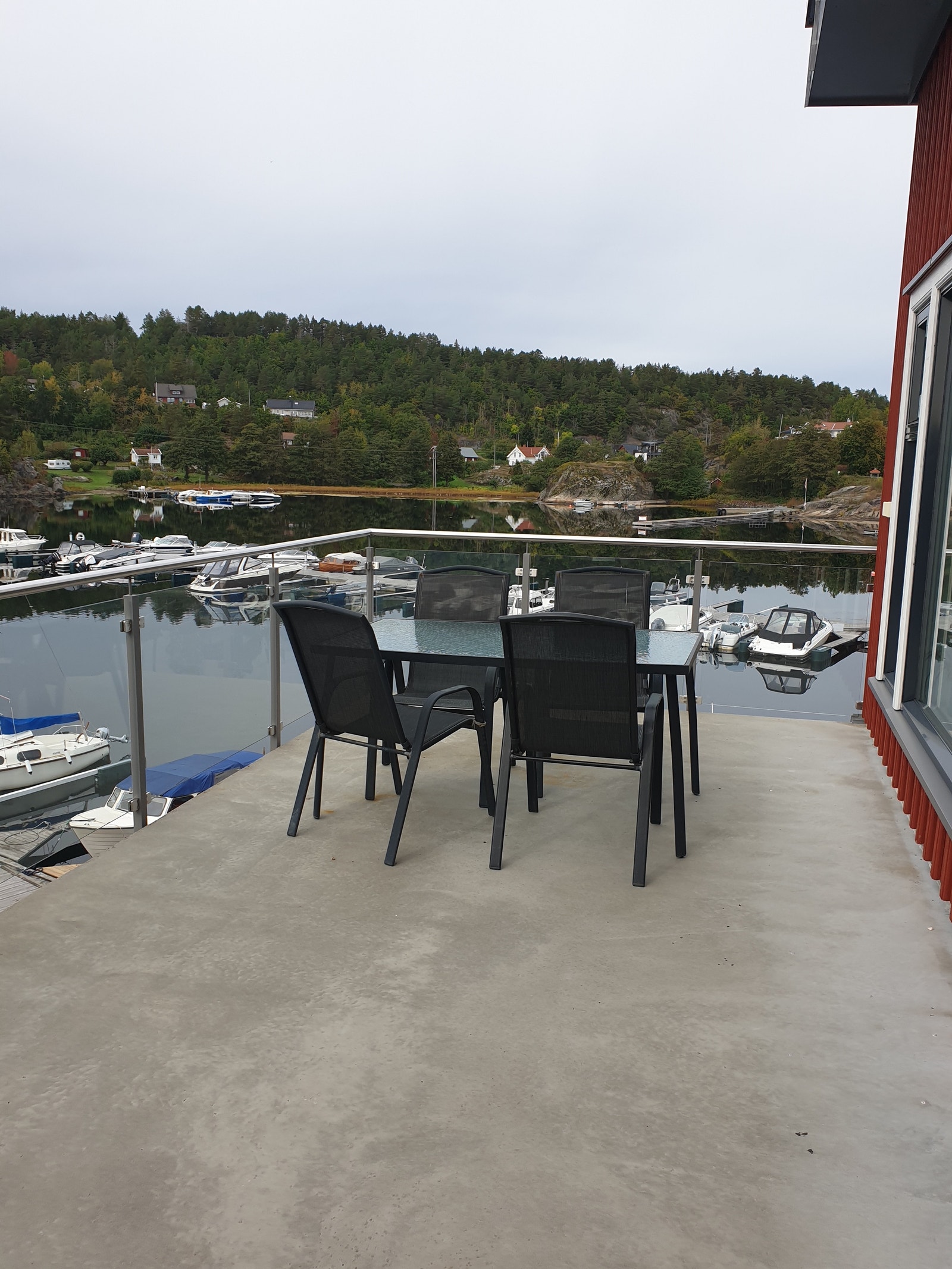 Veranda med utemøbler Galleribilde