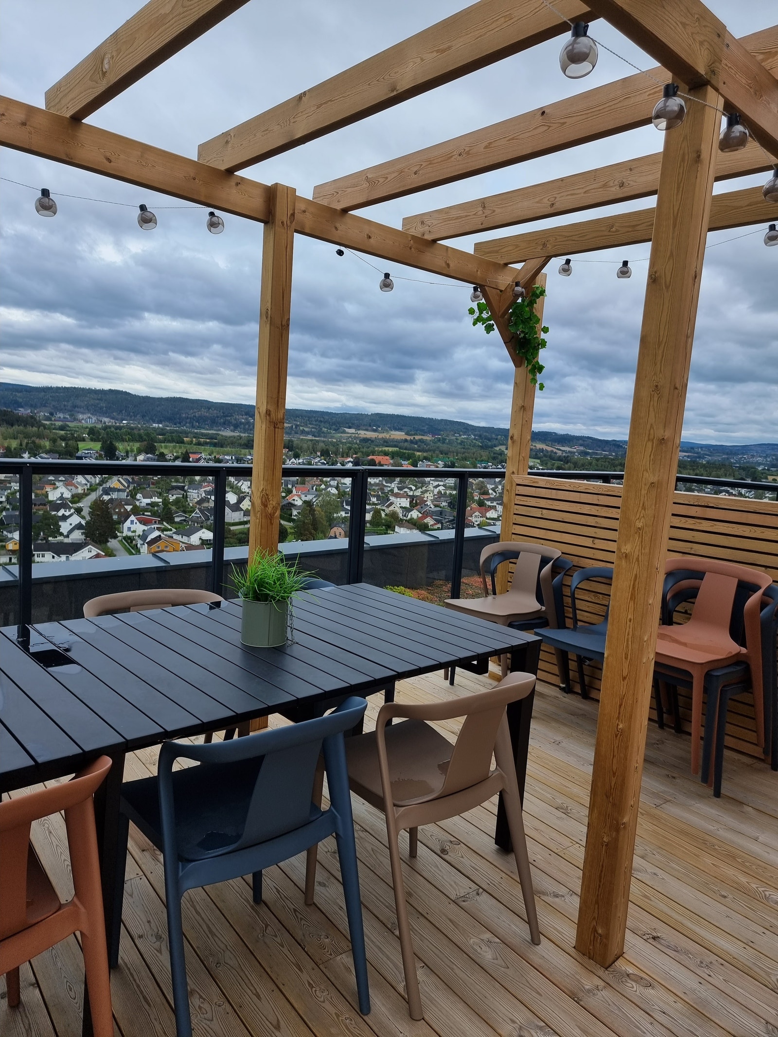 Møblert takterrasse for felles bruk Galleribilde