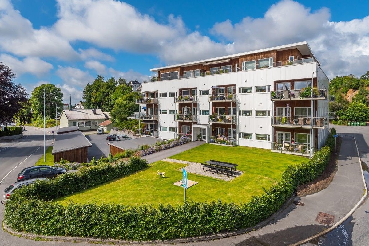 Leilighet ligger i 1.etg til venstre for inngang Galleribilde