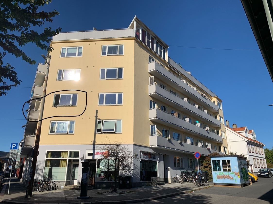 Fasaden hvor leiligheten er markert Galleribilde