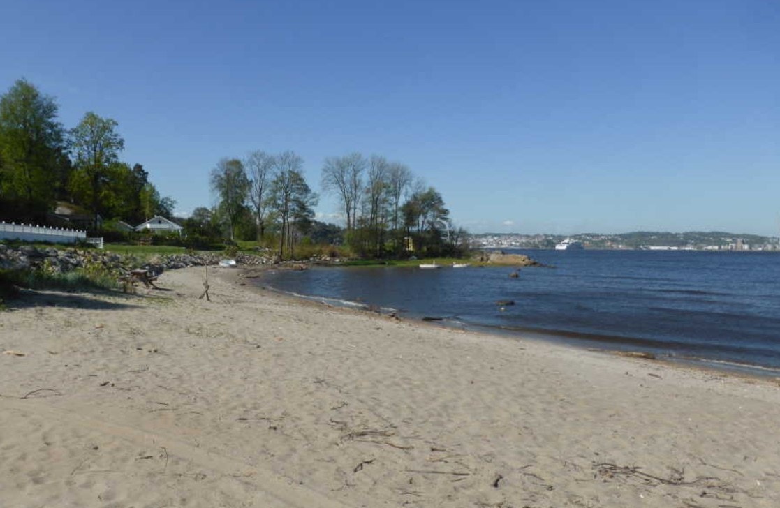Badestrand nedenfor huset Galleribilde