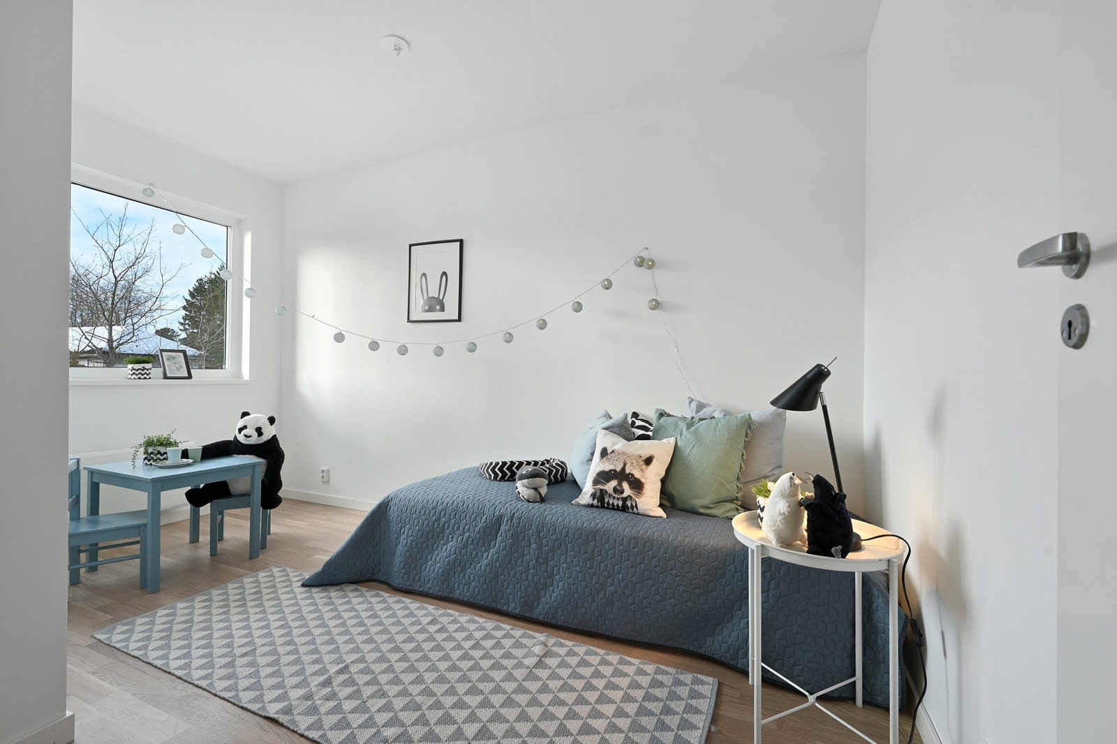 Et av soverommene i første etasje Galleribilde