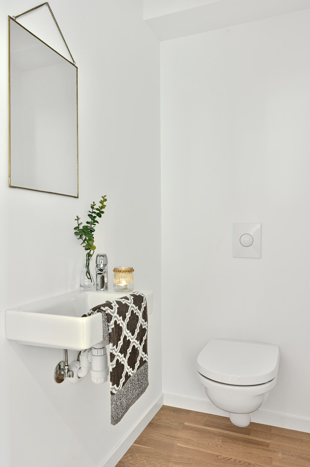 I 1.etasje er det et separat toalettrom Galleribilde