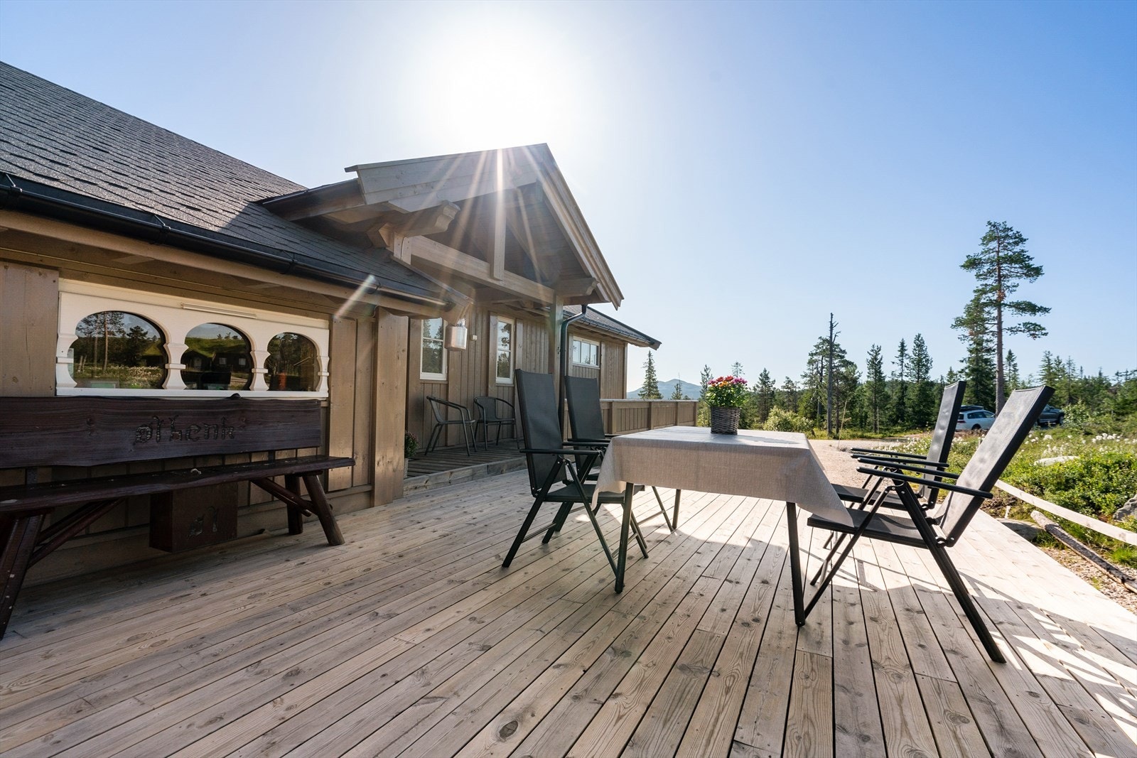 Terrassepatting ved inngangspartiet Galleribilde