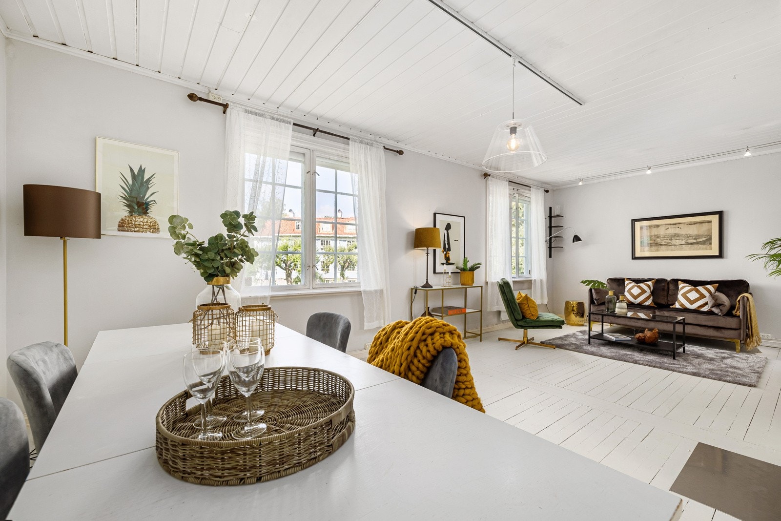 God plass til spisestue Galleribilde