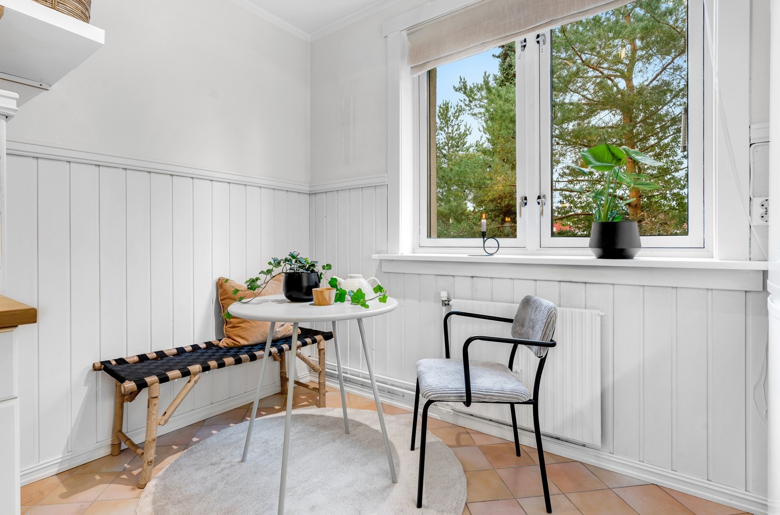 På kjøkkenet er det plass til å innrede med spisegruppe. Galleribilde