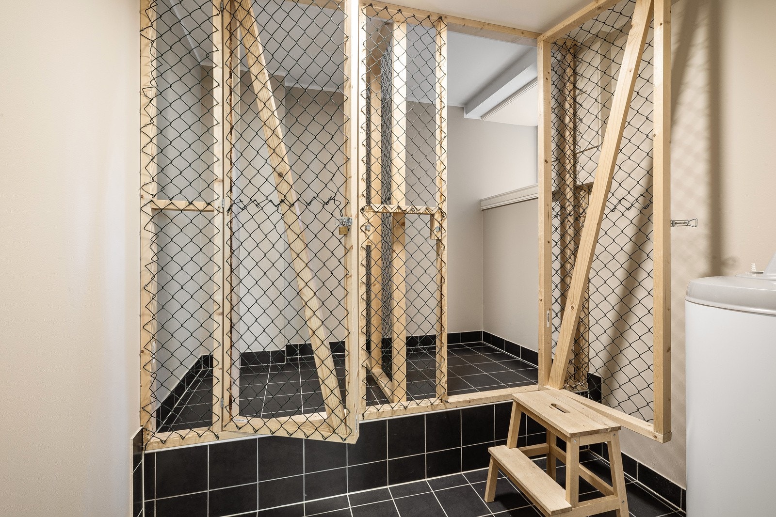 - Praktisk innvendig bod i underetasje.- Galleribilde