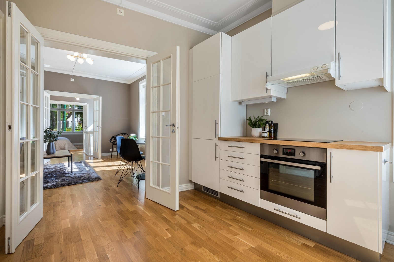 - Leiligheten har to kjøkken, begge modernisert i 2021. - Galleribilde