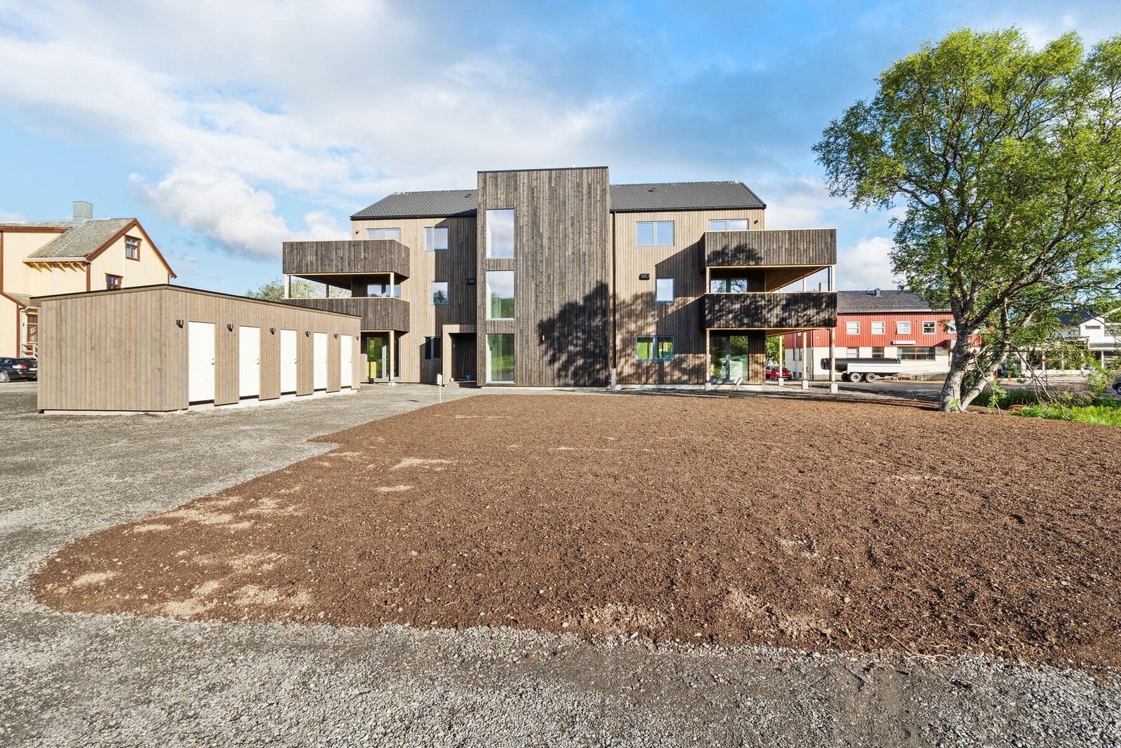 Utenfor inngangspartiet har du også en egen separat og isolert sportsbod med strøm og lys. Galleribilde
