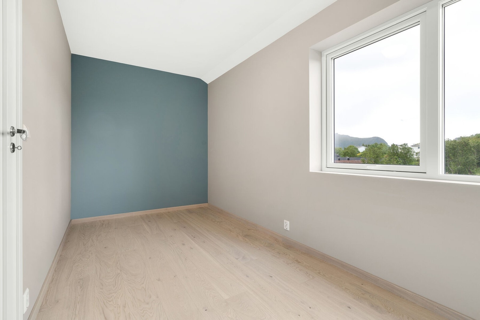 Leiligheten har totalt tre soverom. Alternativt har du kanskje behov for et hjemmekontor eller treningsrom? Galleribilde