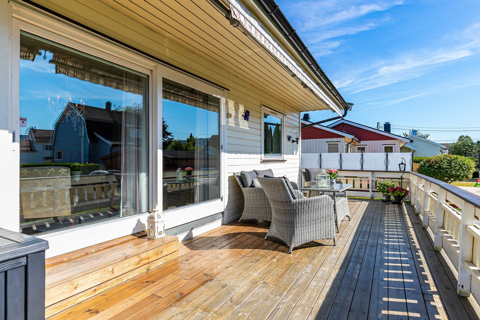 Her er det montert markiser, i tilfelle det skulle bli for mye sol. Galleribilde