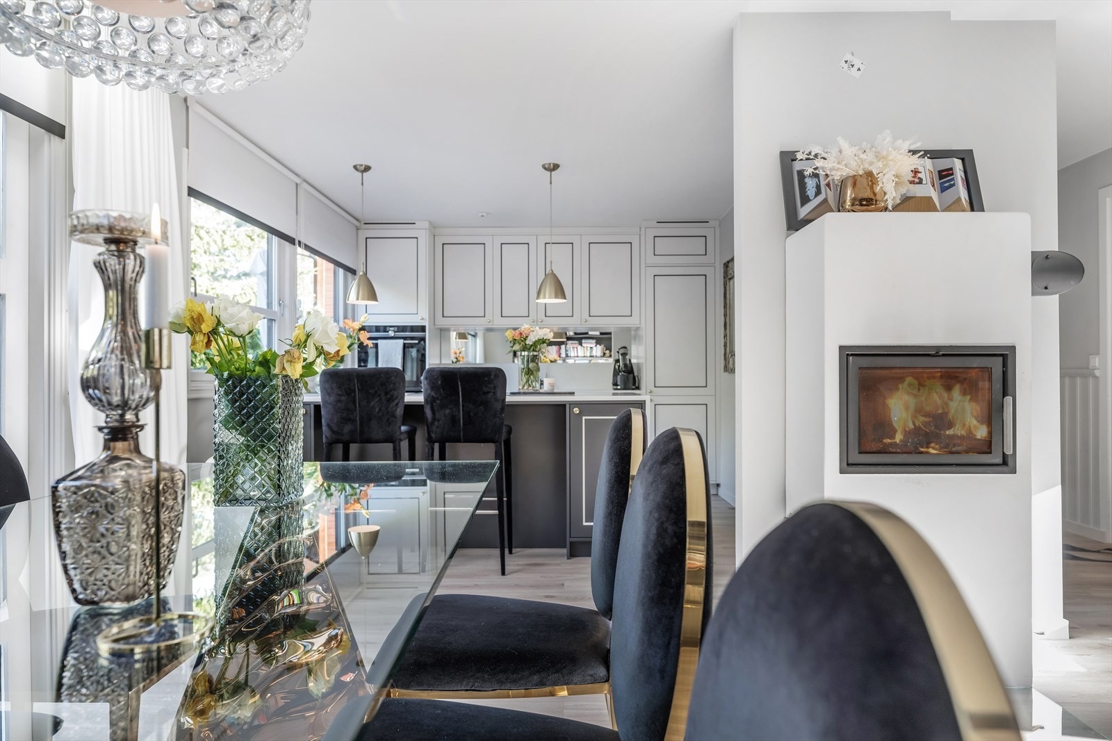 Et meget sosialt og godt oppholdsrom Galleribilde