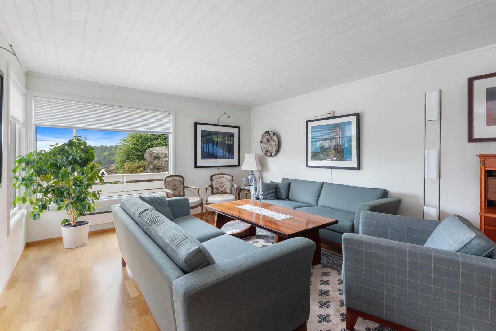 Stor stue med gode møbleringsmuligheter Galleribilde