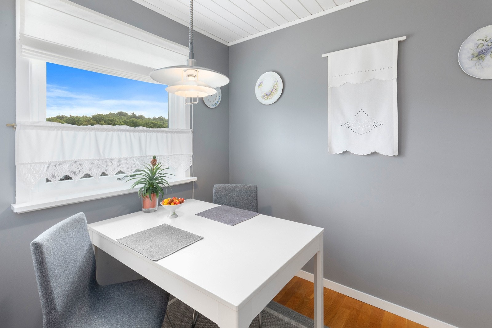 Koselig med plass til kjøkkenbord Galleribilde