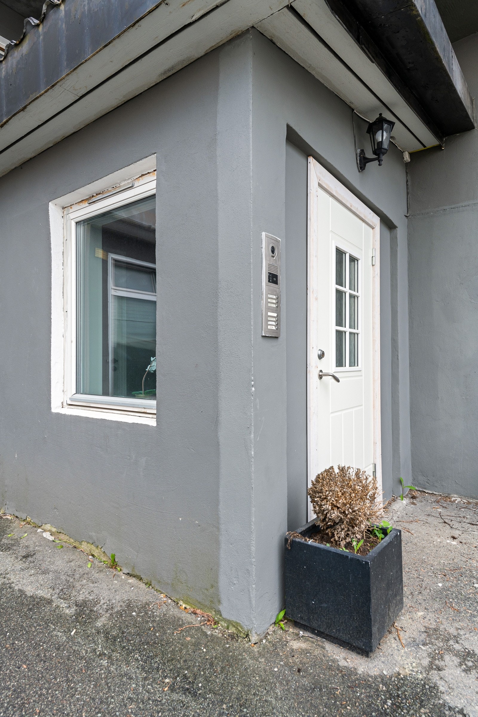 Leiligheten ligger i fjerde etasje med trappeadkomst. Galleribilde