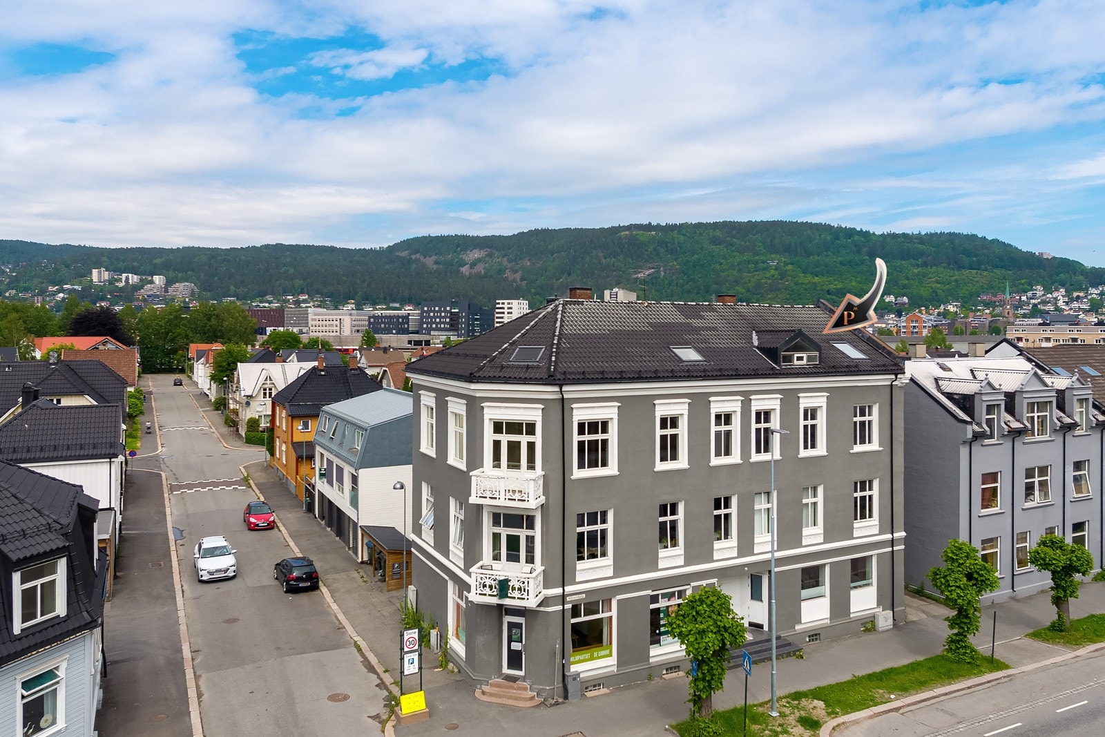 Leiligheten ligger i et svært sentralt og attraktivt område på Strømsø i Drammen sentrum. Galleribilde