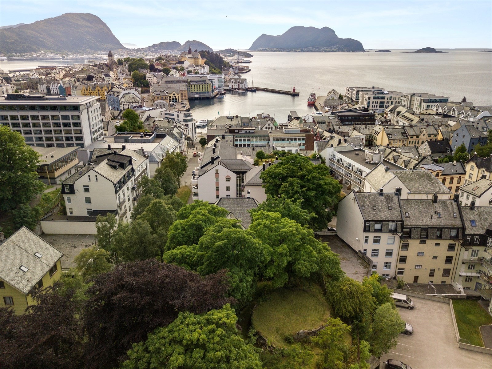 Det er kun 200 meter fra eiendommen til Ålesunds bykjerne Galleribilde