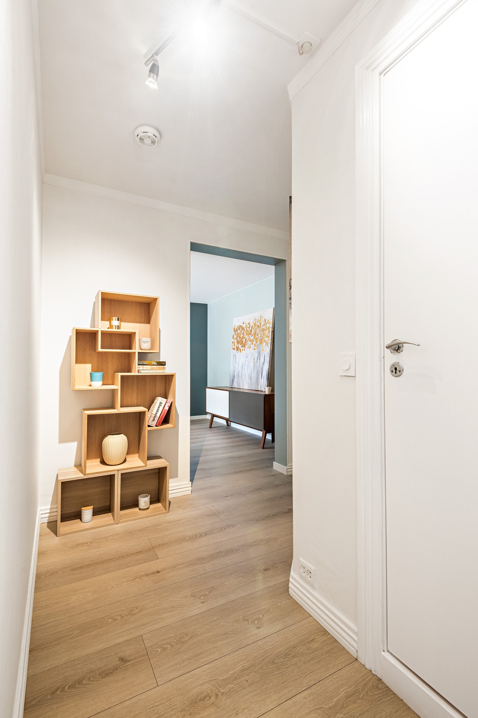Gang fra stuen mot begge soverom og bad/wc. Galleribilde