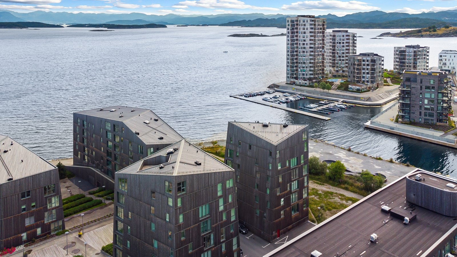 Flotte tur- og rekreasjonsområder finner man umiddelbart frem til Rosenli og Godalen. Her er det også tilrettelagt med grillsteder og badeplass Galleribilde