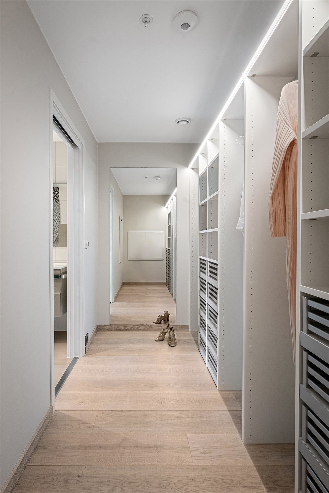 Hovedsoverommet har eget walk-in-closet Galleribilde