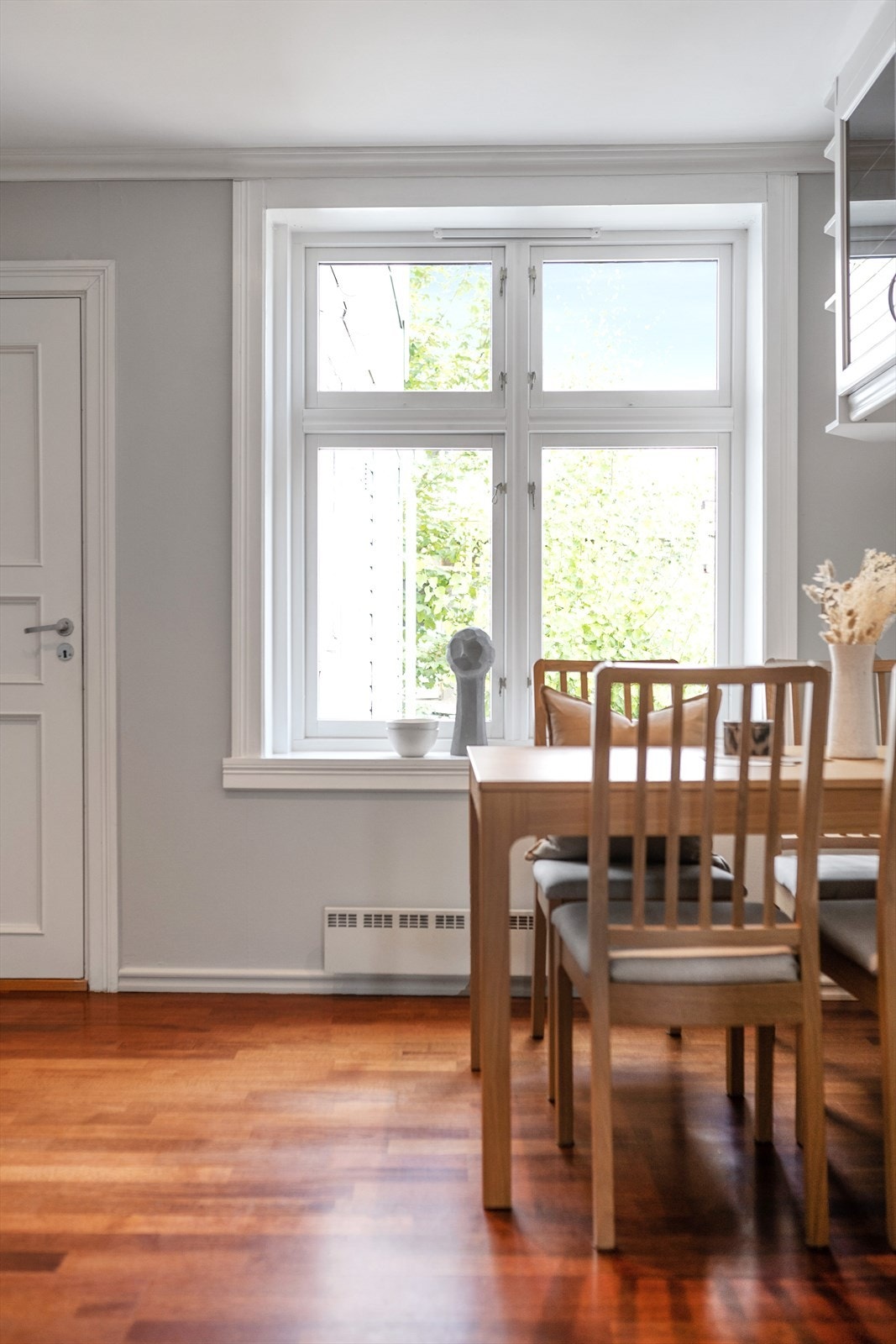 På andre siden av entréen ligger kjøkkenet. Galleribilde