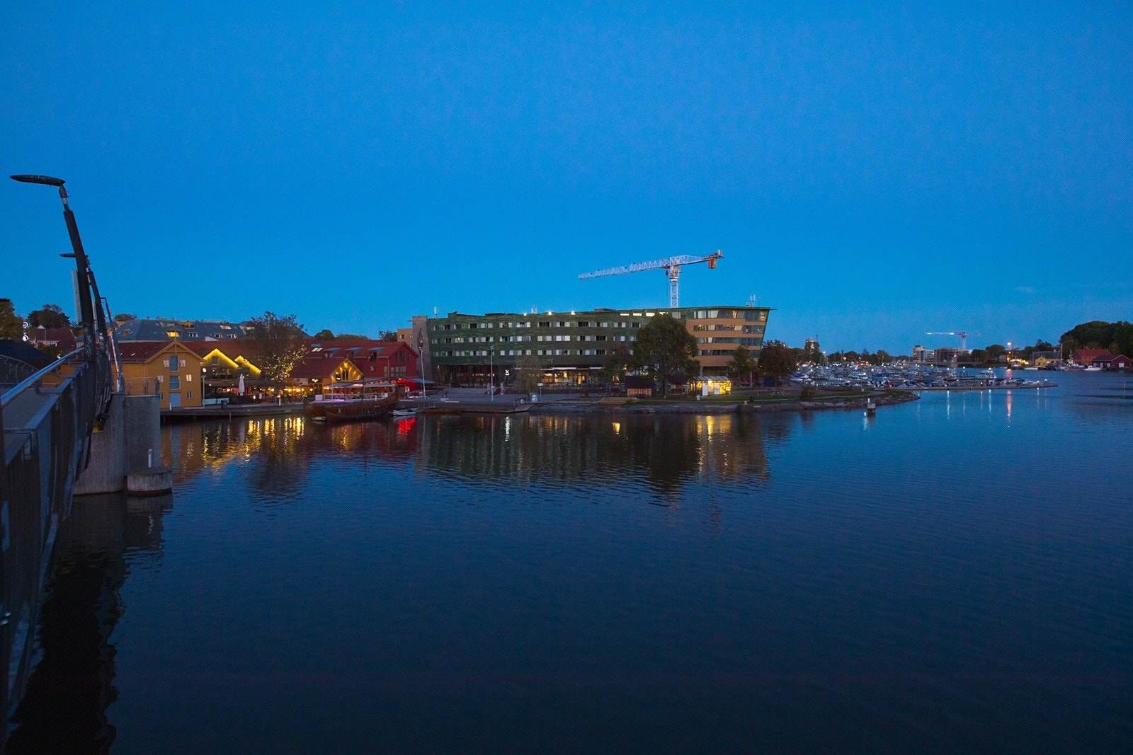 Rett rundt hjørne fra eiendommen finner du Tønsberg brygge med en rekke resturanter og uteliv Galleribilde