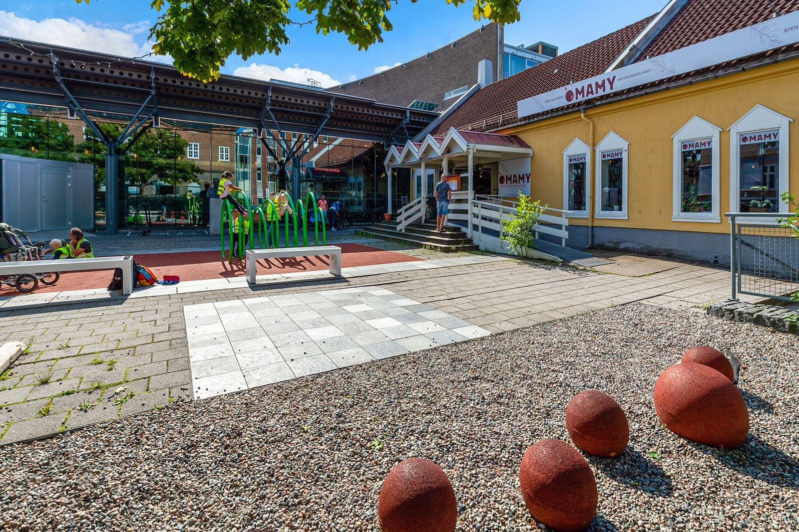 Boligen ligger nærmest vegg i vegg med sentrumsbiblioteket Galleribilde