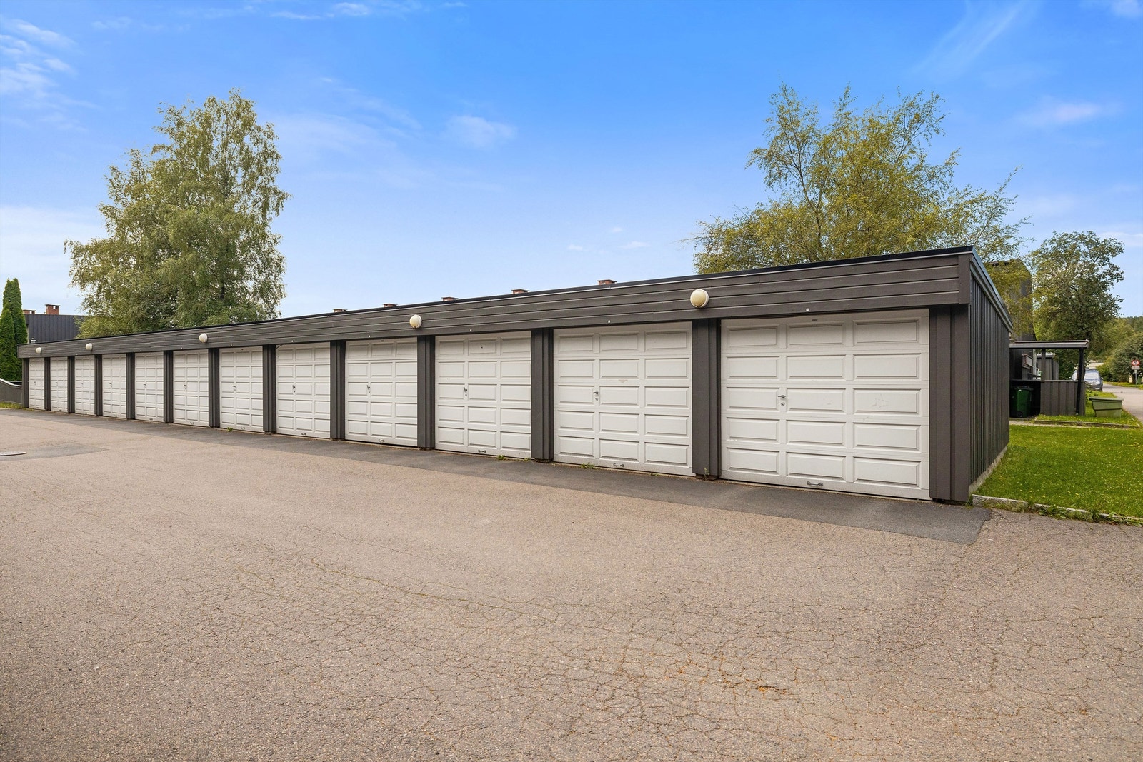 Garasjeplass i rekke Galleribilde