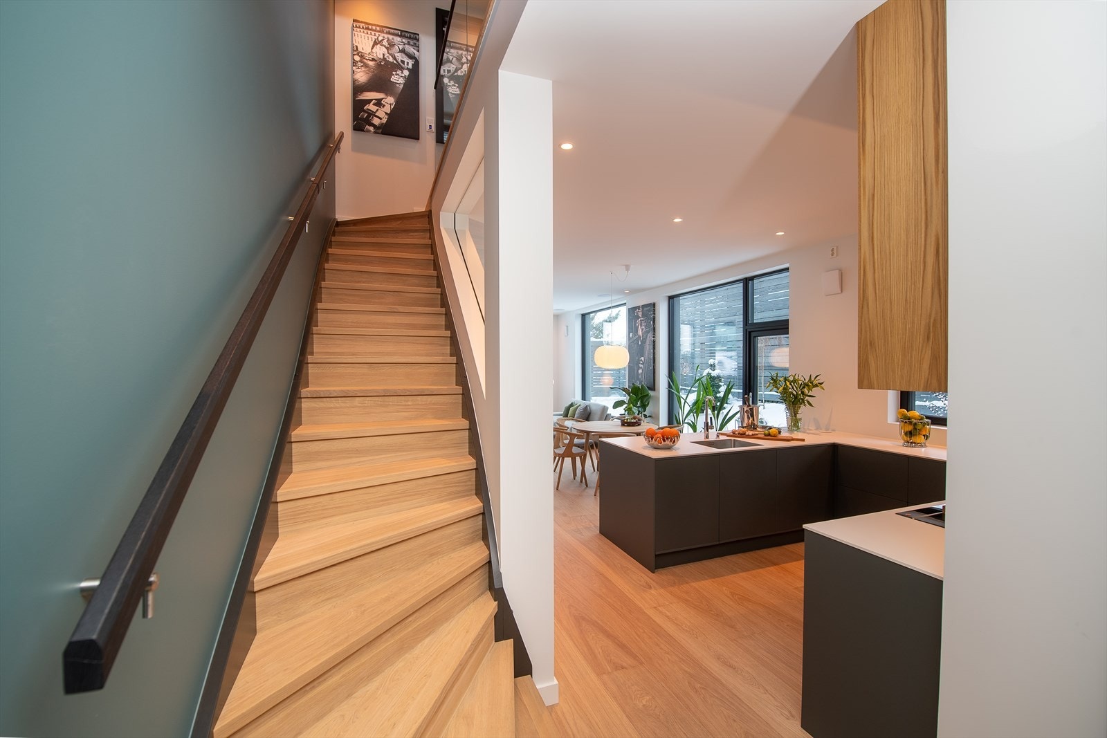 Unike trapp utført med utsøkt håndverk i henhold til arkitektens design levert av Fagtrapp. Galleribilde