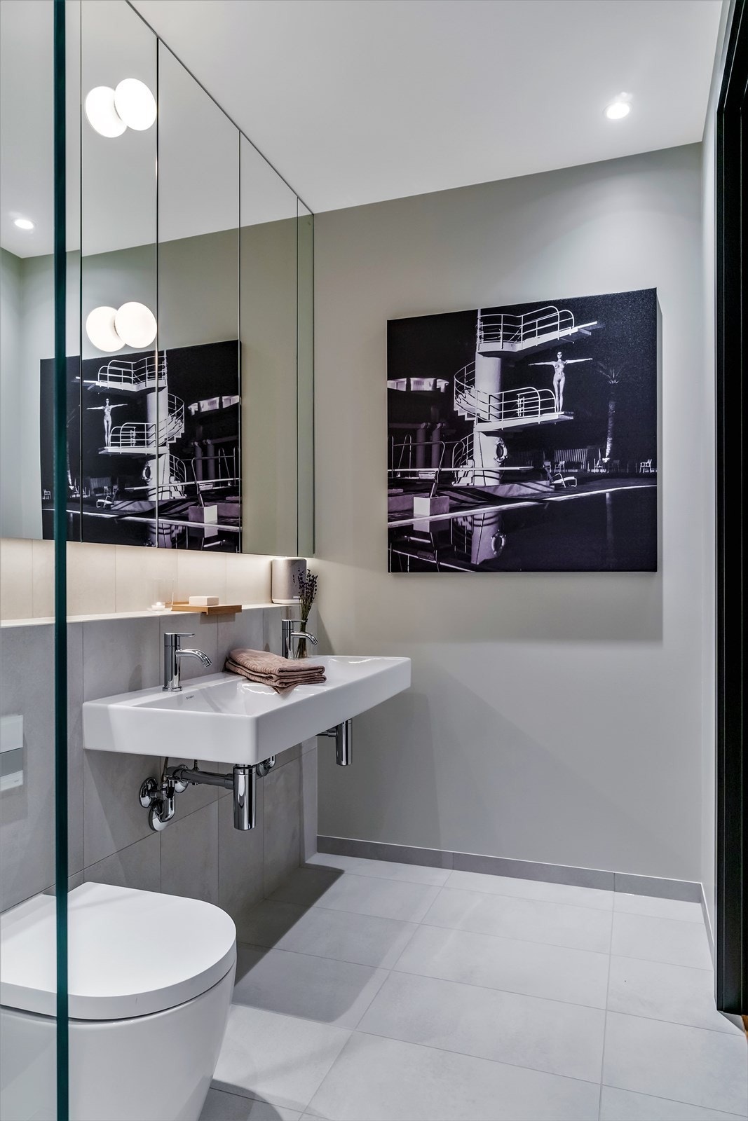 Blandebatterier og dusjgarnityr fra svenske Tapwell. Galleribilde