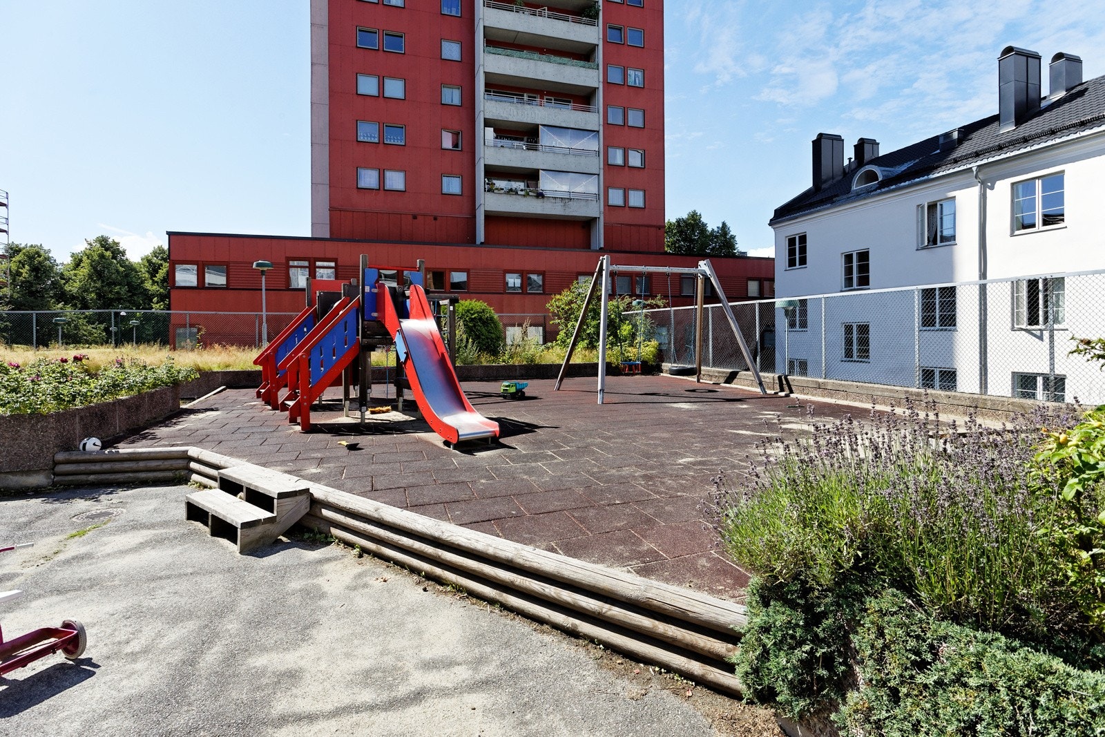 Bakgård Galleribilde